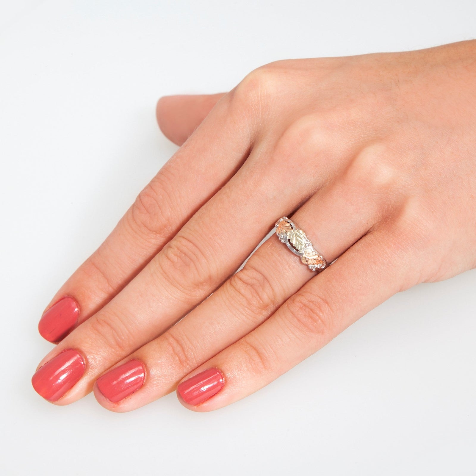 Black Hills Gold Silver Ladies Leaf Ring